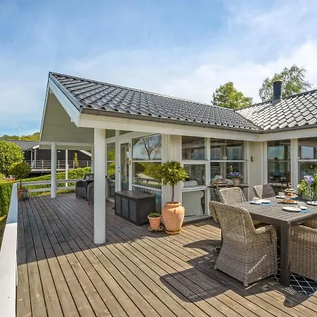 Tini - 50m To The Fjord By Interhome