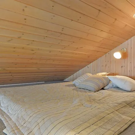 Tini - 50m To The Fjord By Interhome Semesterbostad