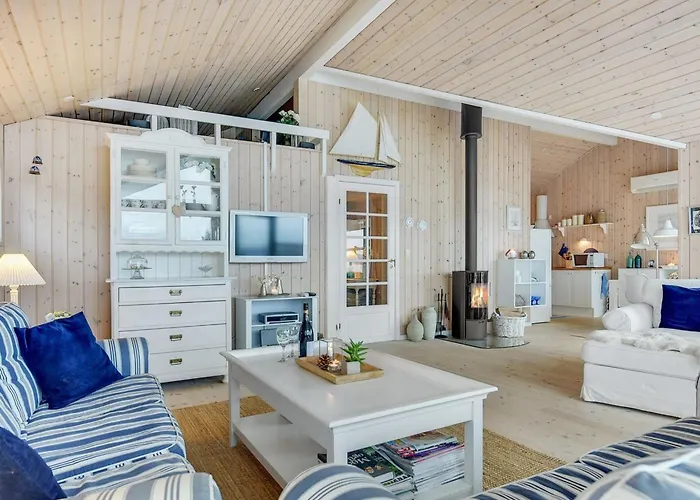 Tini - 50m To The Fjord By Interhome *