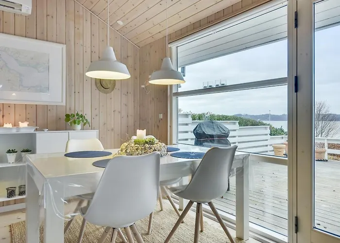 Tini - 50m To The Fjord By Interhome *